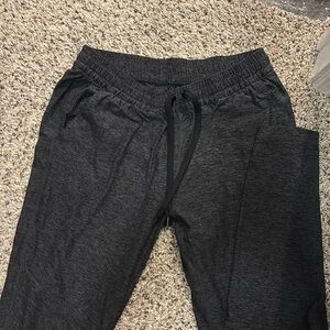 outdoor voices joggers heather black size small